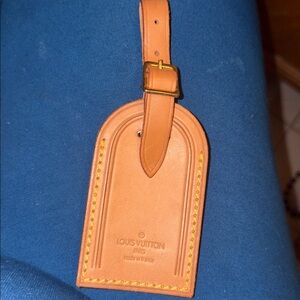LV Luggage Tag. Never used! + strap + freebie